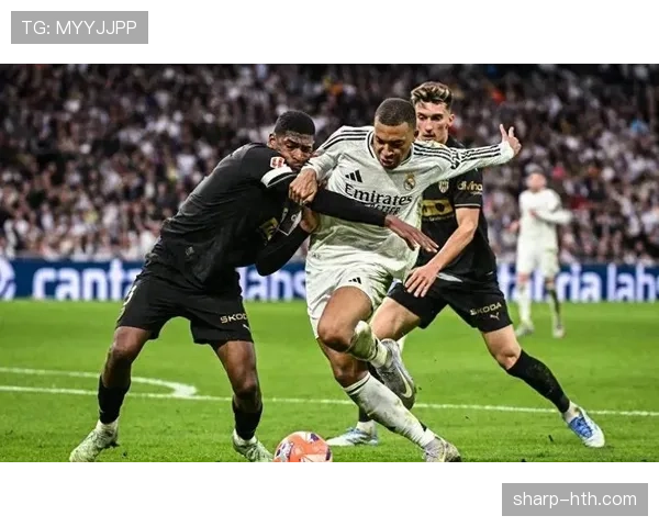 皇马球迷热情高涨助力球队 西甲新赛季掀起激情狂潮