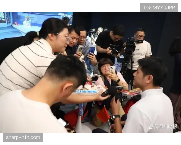 潘展乐训练完直接去吃夜宵？教练说他一天六顿还狂喝奶茶